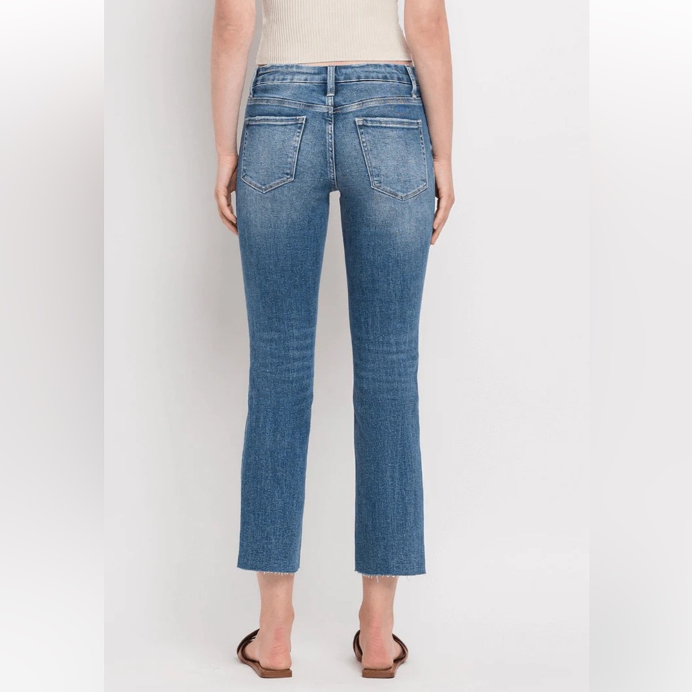 NWT CARLENE MID RISE CROP SLIM STRAIGHT STRETCH JEANS
VERVET size26 - Picture 2 of 13